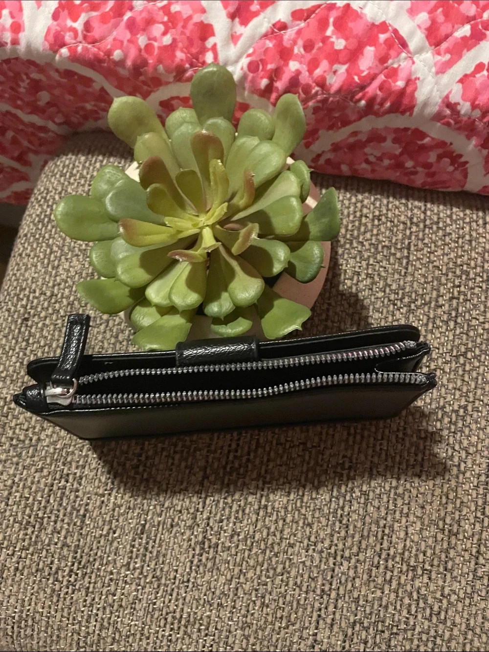 NoBrand sleek black